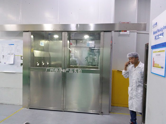 自動平開門風淋室的價格與其尺寸和容量直接相關 自動平開門風淋室的價格與其尺寸和容量直接相關