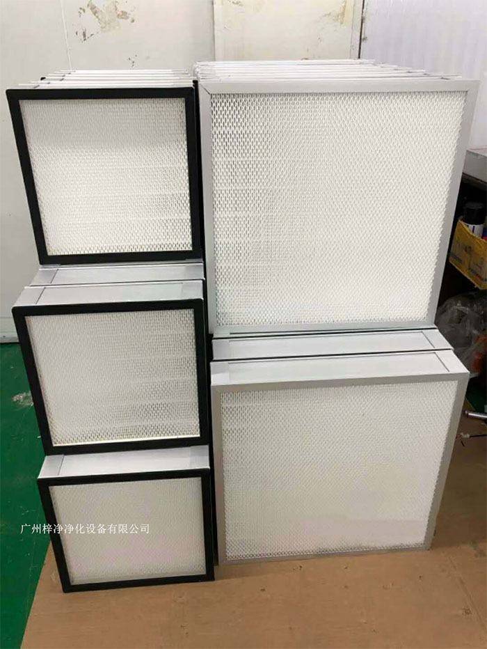 ULPA高效過濾器適用于對潔凈度要求極高的領域，如生物制藥、半導體潔凈室等。